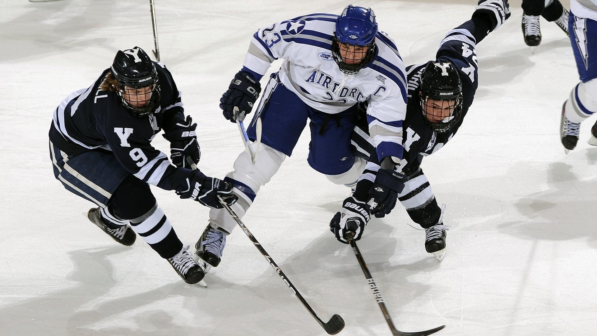 亚洲足坛新格局，外媒评选亚足联现役最佳11人，日本7将闪耀，孙兴慜领军